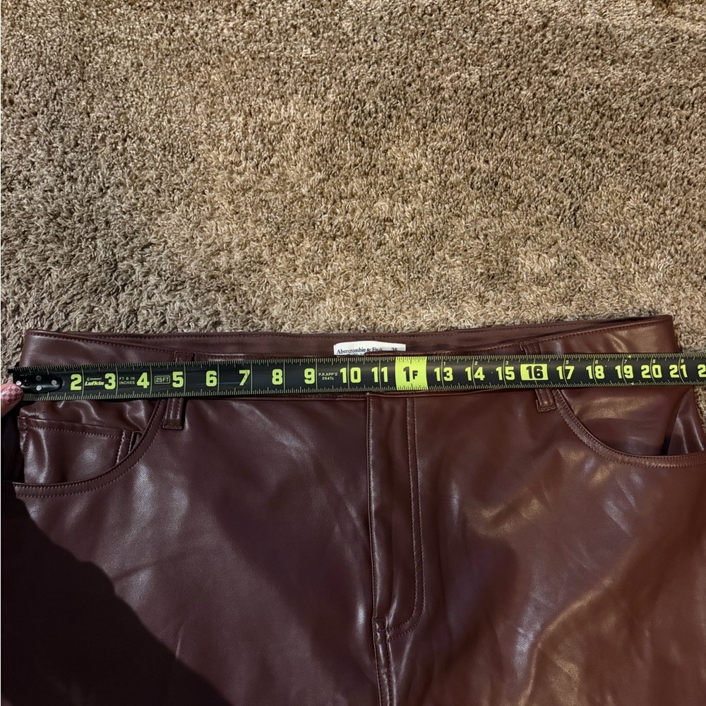 Abercrombie Fitch 90s High Rise Curve Love Faux Leather Pants Womens 20s - Picture 8 of 9
